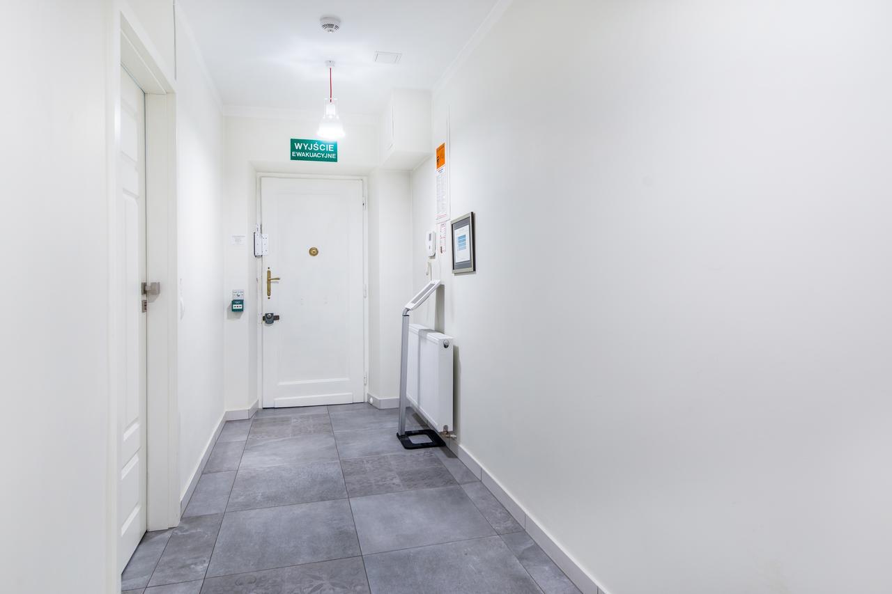 Classic Double Room Shower